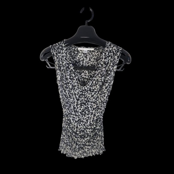 Diane Von Furstenberg Women's Sleeveless 100% Silk Top - Picture 2 of 7